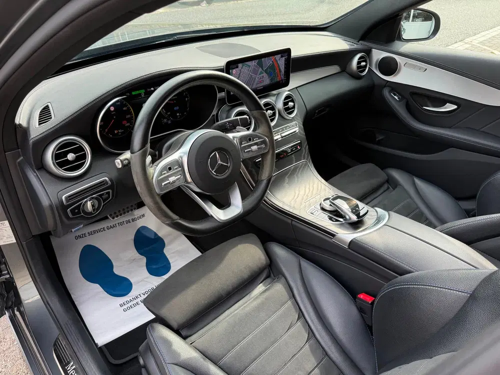 Mercedes-Benz C-Klasse 300 e AMG 360º uit 2021, foto 4