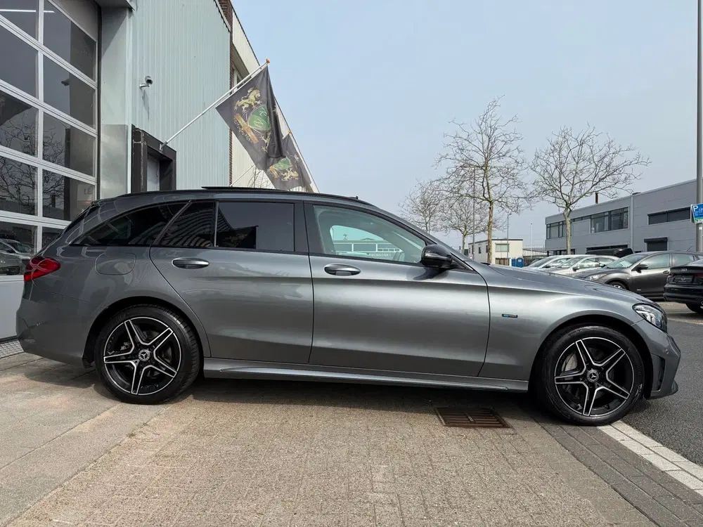 Mercedes-Benz C-Klasse 300 e AMG 360º uit 2021, foto 8