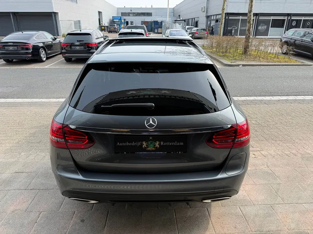Mercedes-Benz C-Klasse 300 e AMG 360º uit 2021, foto 9