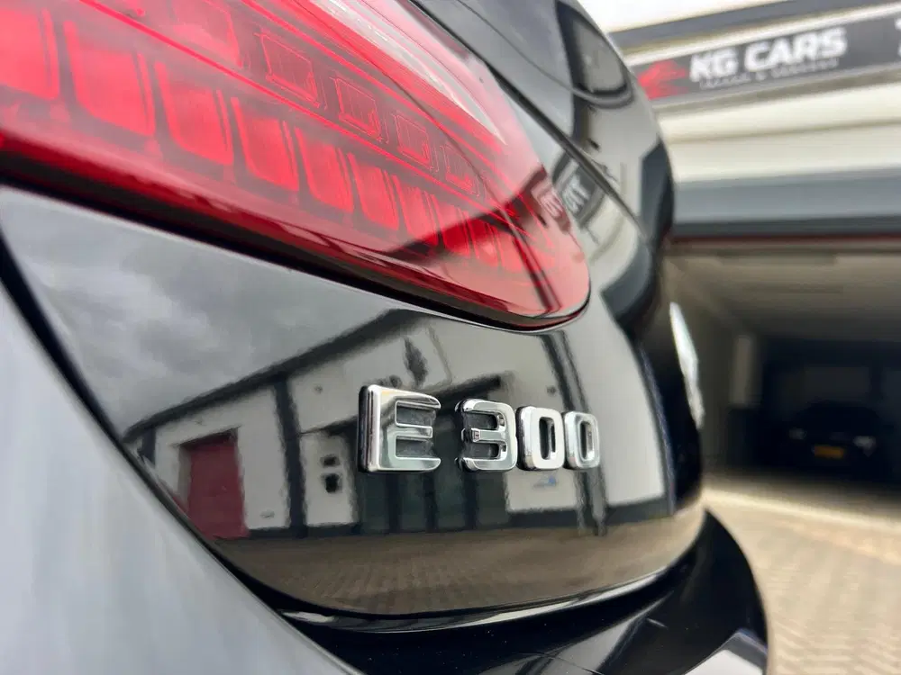 Mercedes-Benz E-Klasse 300 AMG Line 1 JAAR GARANTIE uit 2021, foto 12