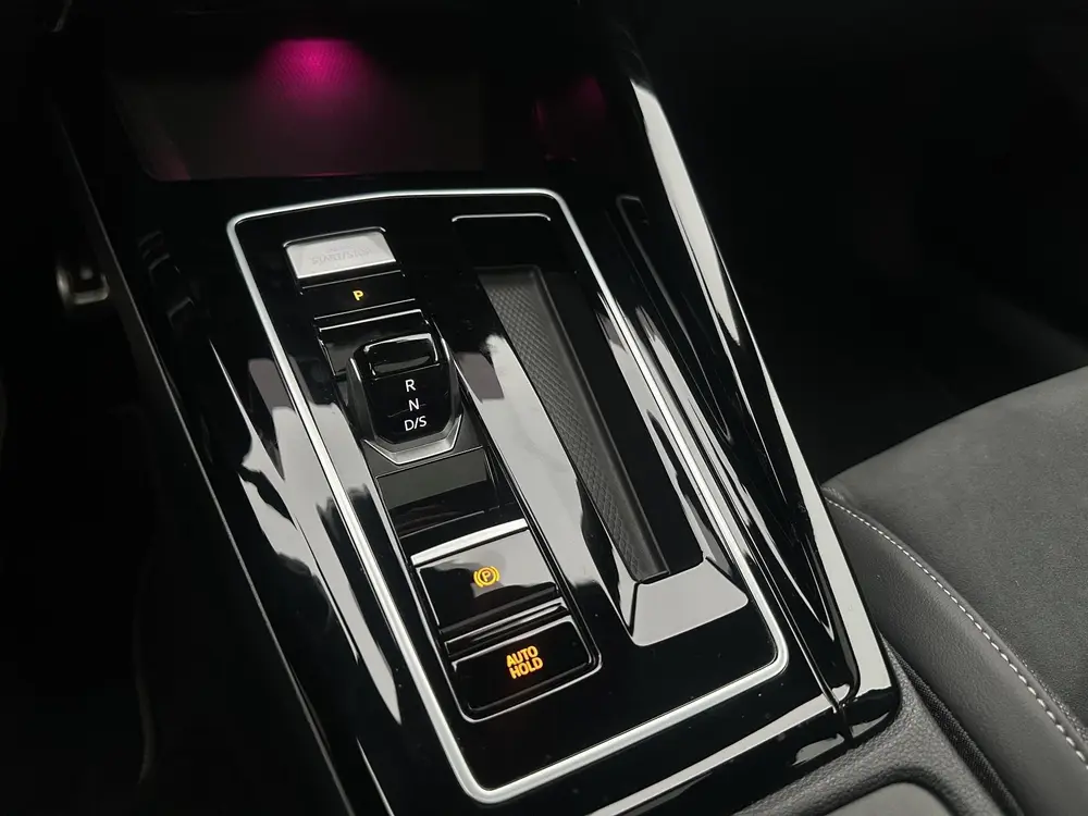 Volkswagen Golf 1.5 eTSI R-Line Edition 50 Jahre| Pano| Head uit 2024, foto 17