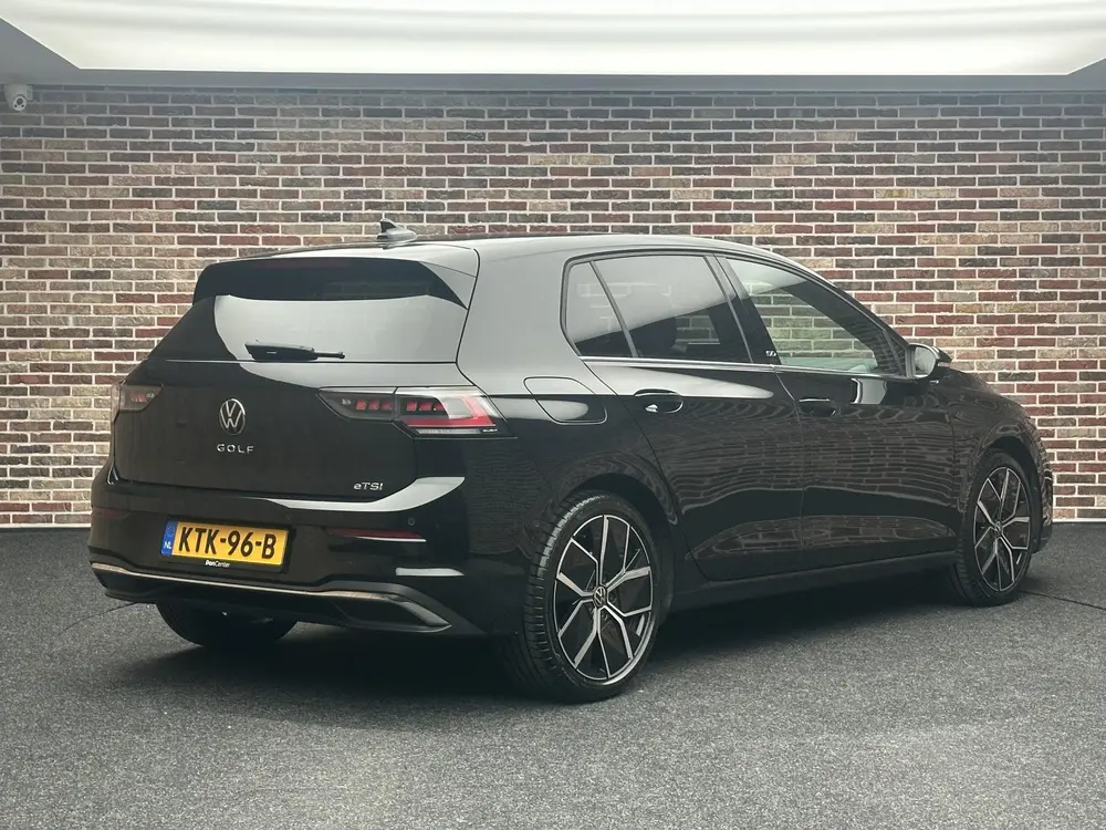Volkswagen Golf 1.5 eTSI R-Line Edition 50 Jahre| Pano| Head uit 2024, foto 2