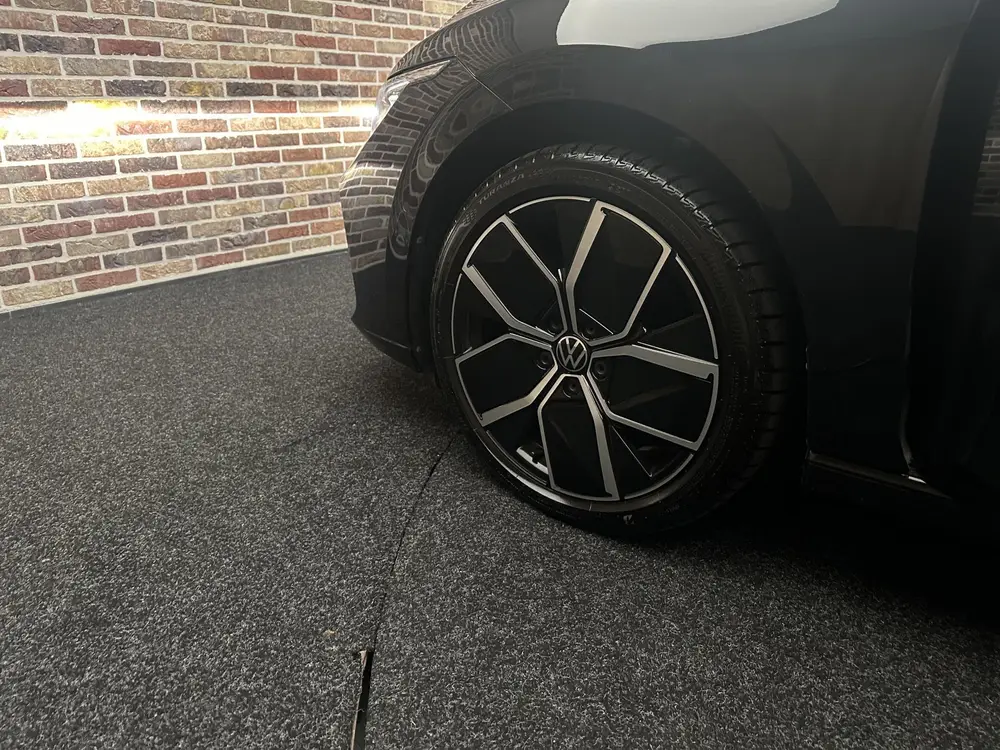 Volkswagen Golf 1.5 eTSI R-Line Edition 50 Jahre| Pano| Head uit 2024, foto 8
