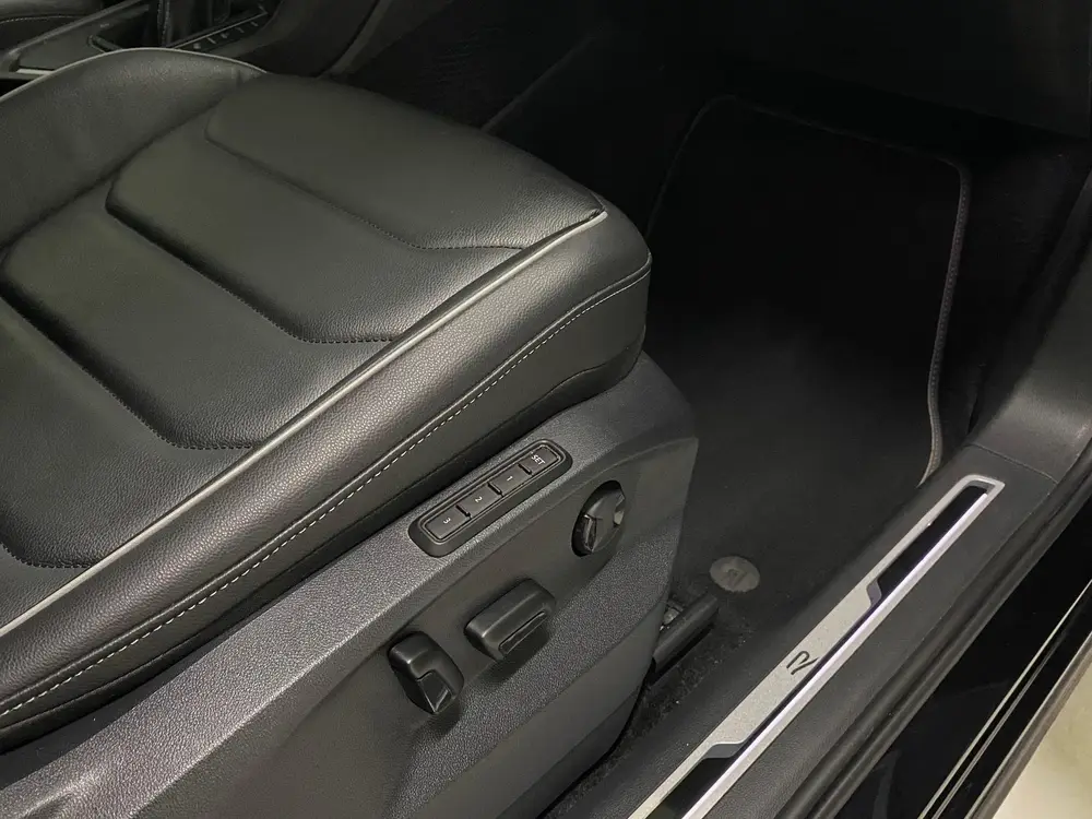Volkswagen Tiguan 1.4 TSI eHybrid R-Line Business+ Black 245 uit 2021, foto 9