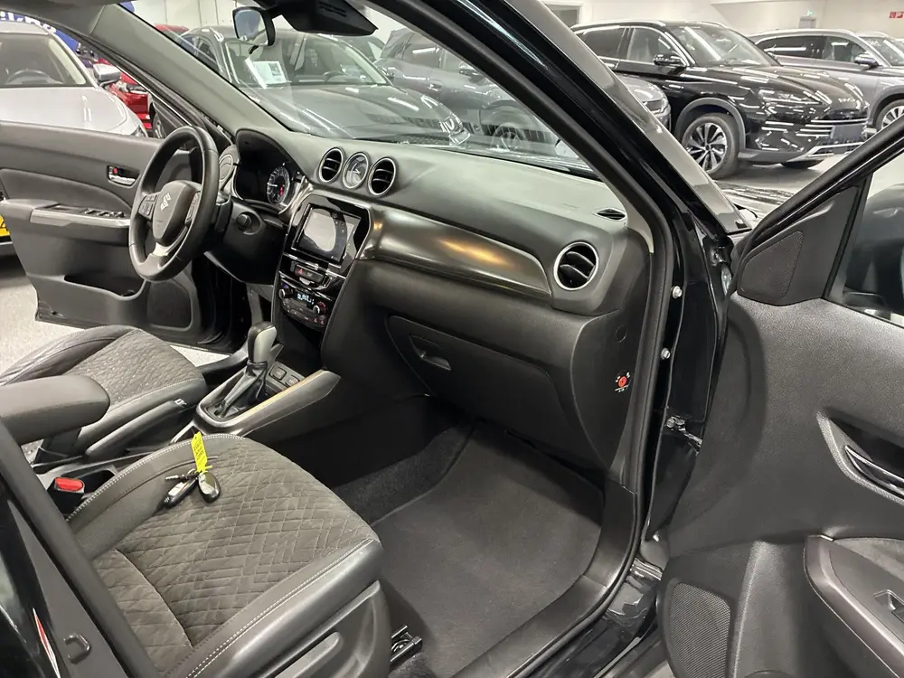 Suzuki Vitara 1.4 Boosterjet Stijl | Trekhaak | Panoramadak uit 2020, foto 10