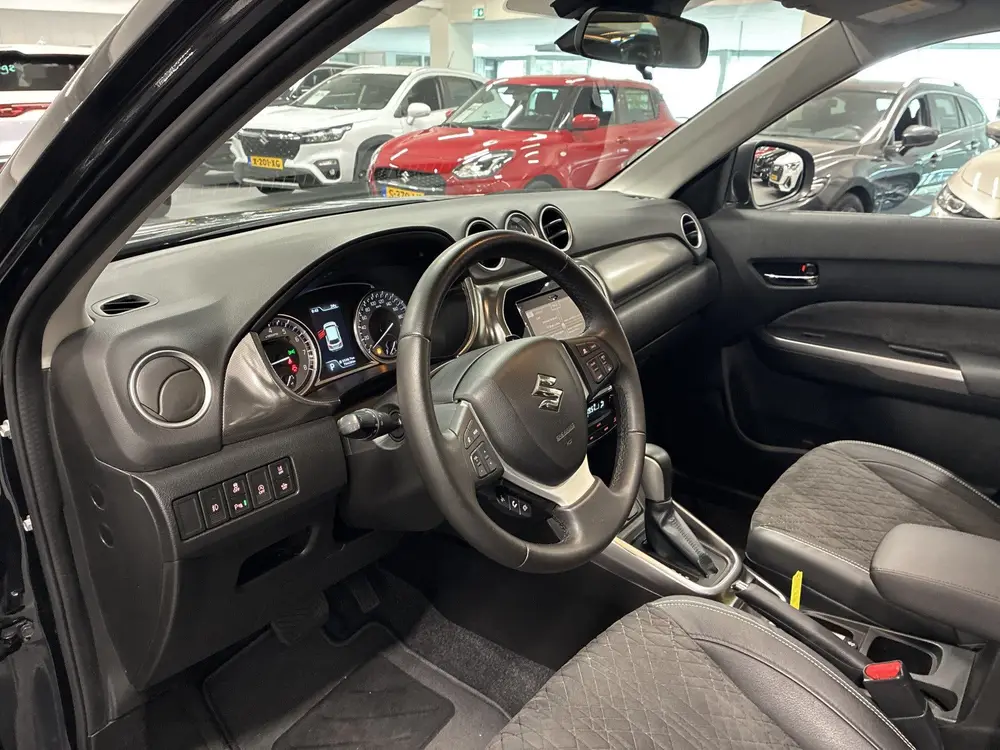 Suzuki Vitara 1.4 Boosterjet Stijl | Trekhaak | Panoramadak uit 2020, foto 11