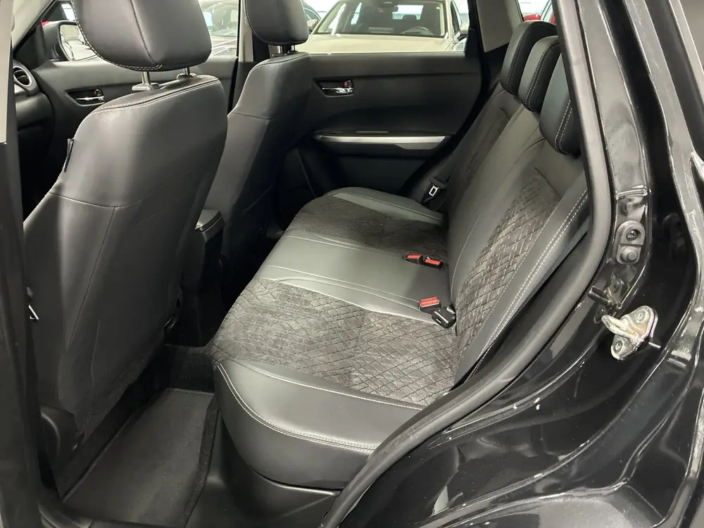 Suzuki Vitara 1.4 Boosterjet Stijl | Trekhaak | Panoramadak uit 2020, foto 15