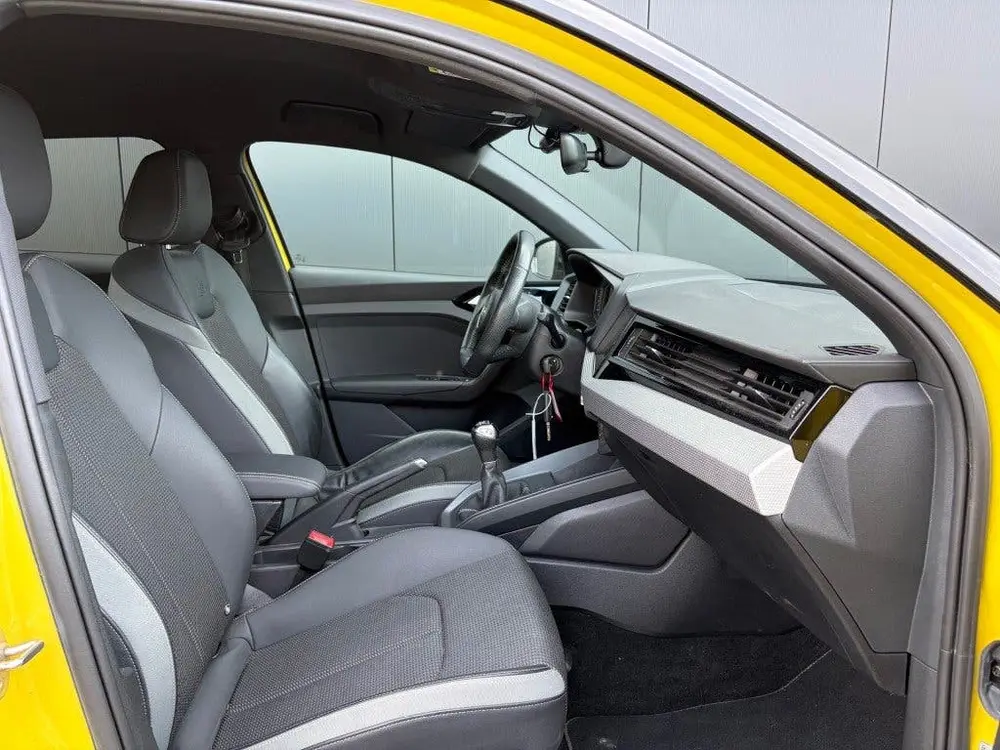 Audi A1 SB 30 TFSI S Line Edition One LED Navi Virtual Carpl uit 2019, foto 3