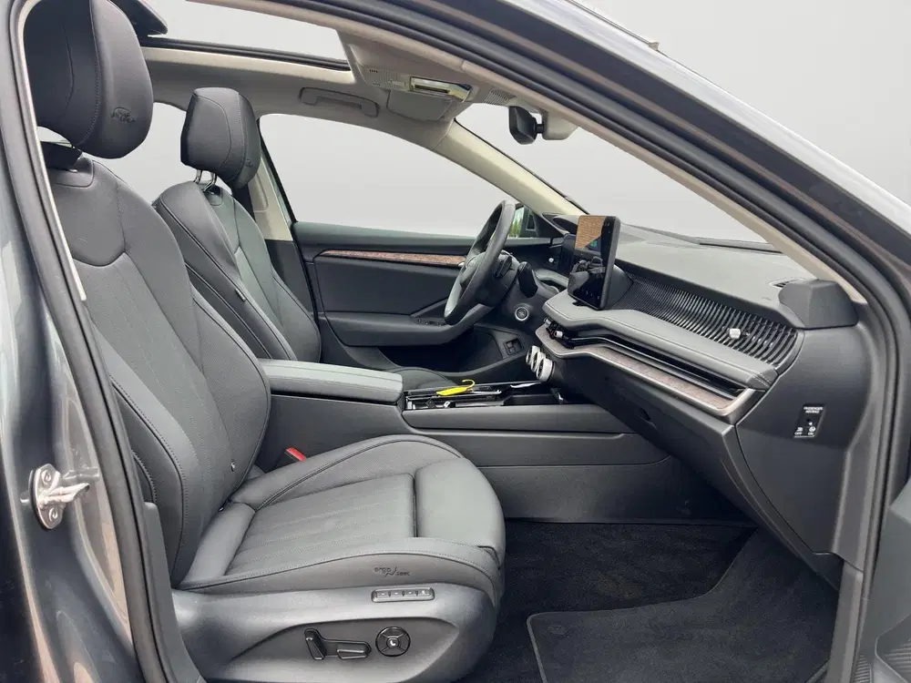 Skoda Superb 1.5 TSI PHEV L & K uit 2025, foto 17