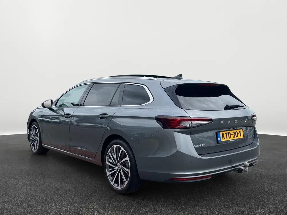 Skoda Superb 1.5 TSI PHEV L & K uit 2025, foto 2