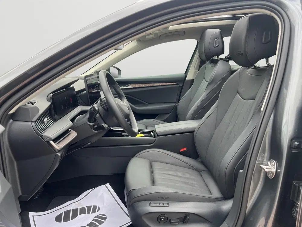 Skoda Superb 1.5 TSI PHEV L & K uit 2025, foto 3