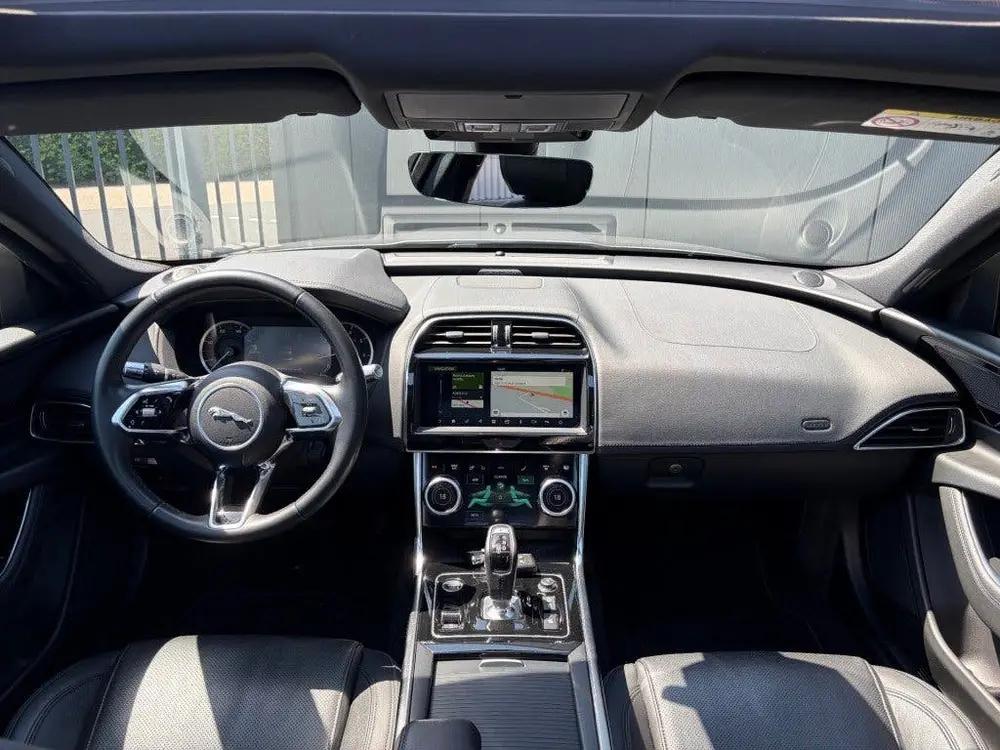 Jaguar XE 2.0 P250 Aut. Pano Leder Camera LED Carplay Androi uit 2020, foto 6