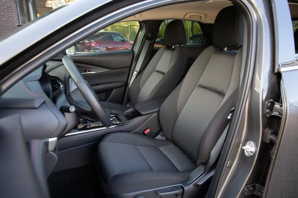 Mazda CX-30 2.5 e-SkyActiv-G M Hybrid Homura uit 2025, foto 3