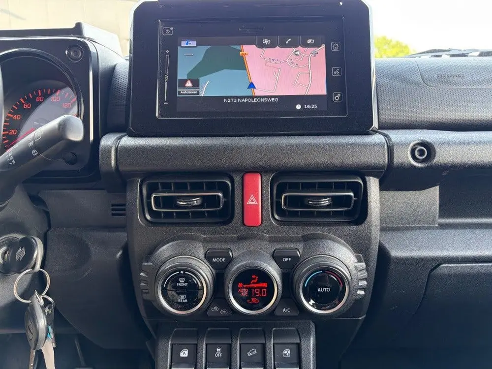 Suzuki Jimny 1.5 AllGrip Comfort+ 4-zits LED Navi Cruis uit 2020, foto 7
