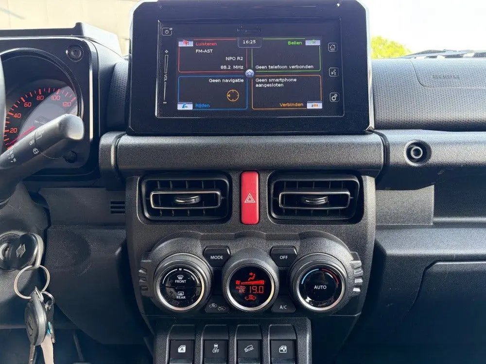 Suzuki Jimny 1.5 AllGrip Comfort+ 4-zits LED Navi Cruis uit 2020, foto 8