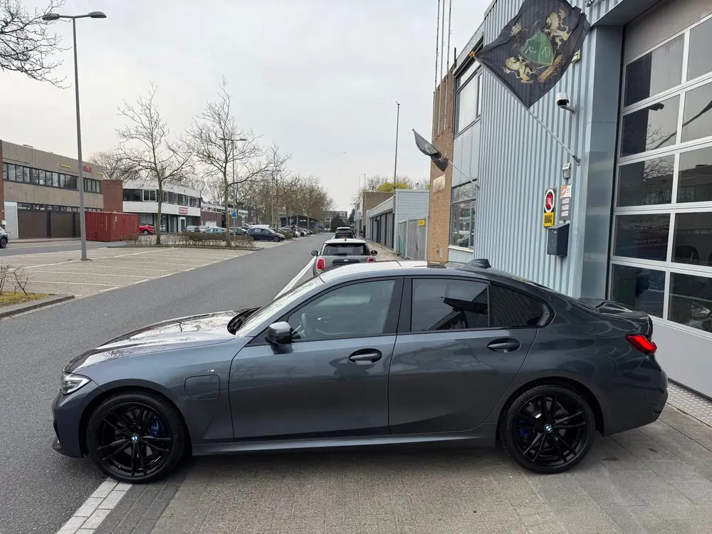 BMW 3-serie 330e High Executive AUT 292PK LED uit 2019, foto 13