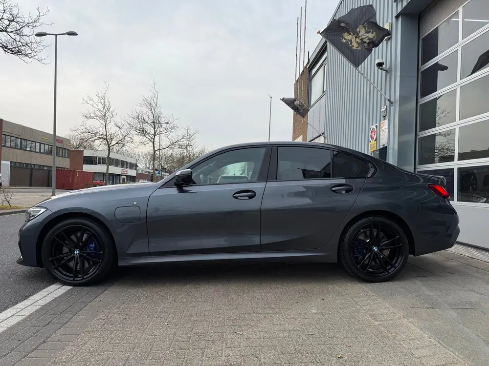 BMW 3-serie 330e High Executive AUT 292PK LED uit 2019, foto 16