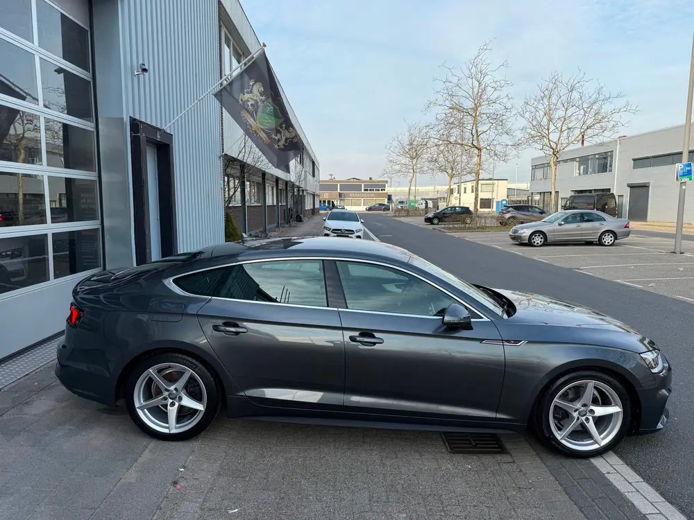 Audi A5 35 TFSI Sport S-tronic AUT S-line edition uit 2019, foto 10