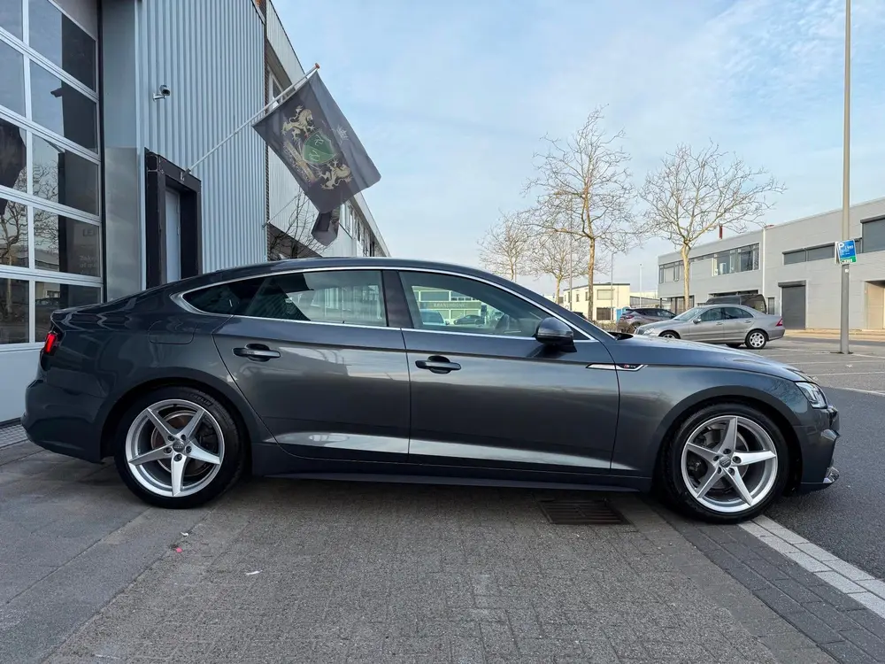 Audi A5 35 TFSI Sport S-tronic AUT S-line edition uit 2019, foto 16