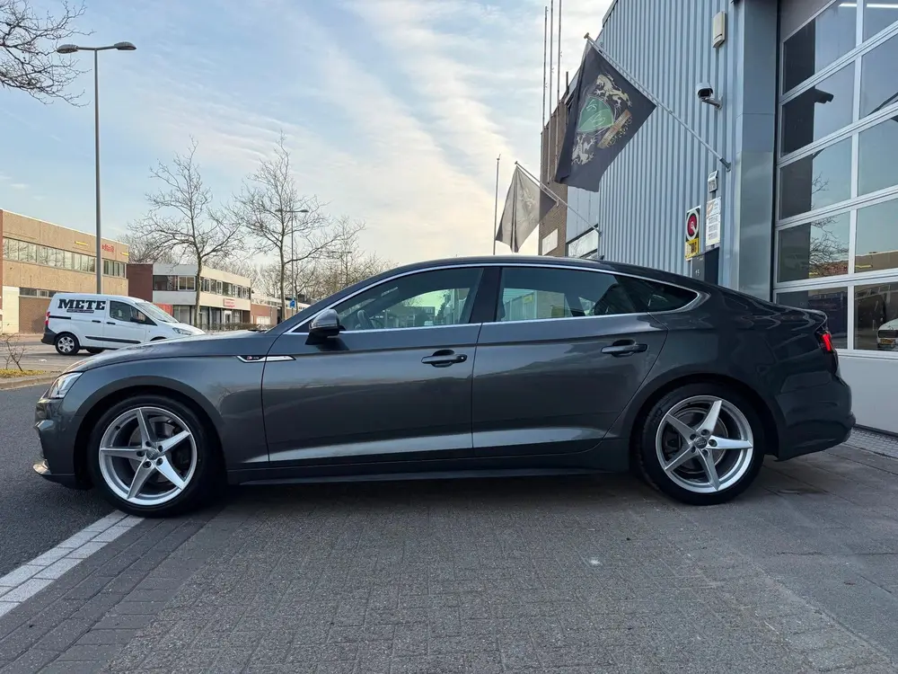 Audi A5 35 TFSI Sport S-tronic AUT S-line edition uit 2019, foto 17