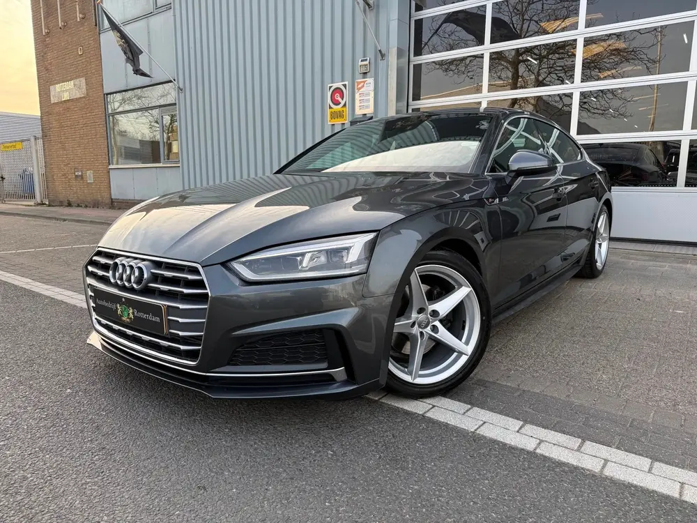 Audi A5 35 TFSI Sport S-tronic AUT S-line edition uit 2019, foto 5