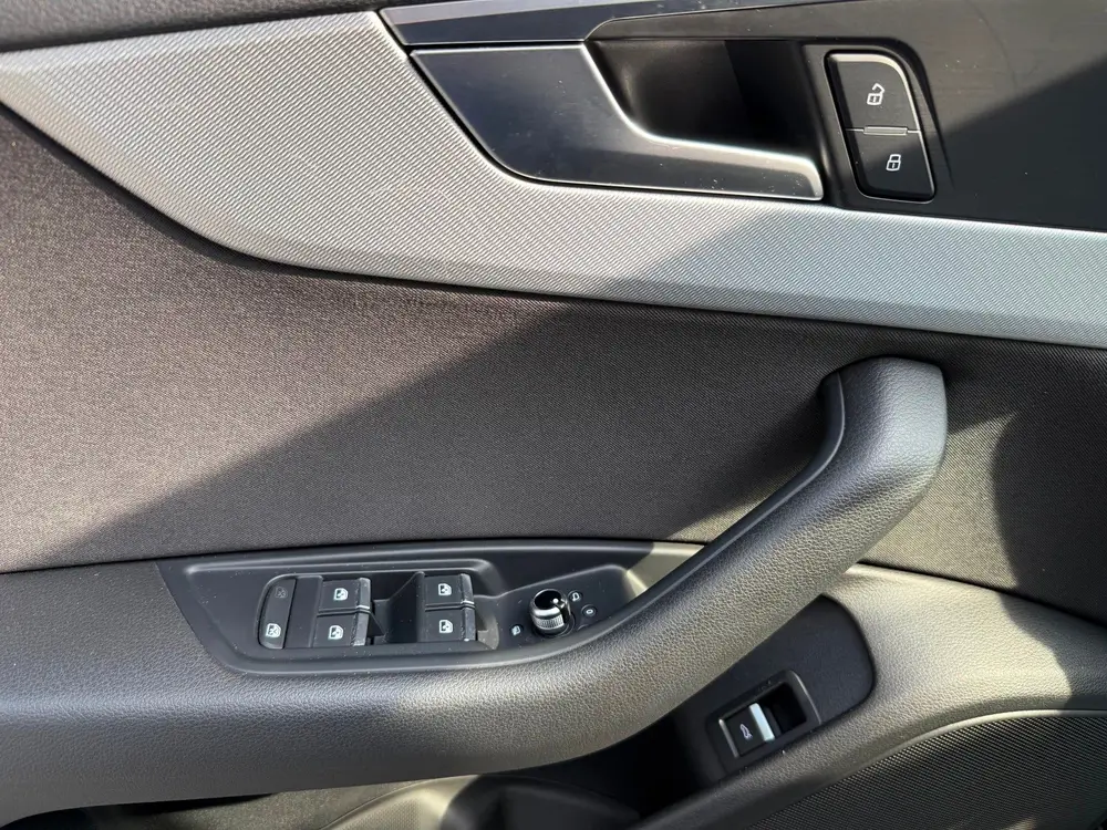 Audi A4 35 TFSI S-tronic AUT ECC uit 2019, foto 20