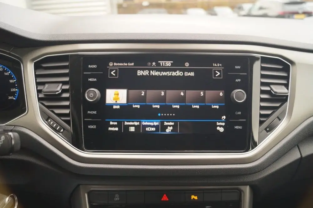 Volkswagen T-Roc 1.5 TSI 150pk Style Business -NAVI-ECC-DIGI uit 2021, foto 17