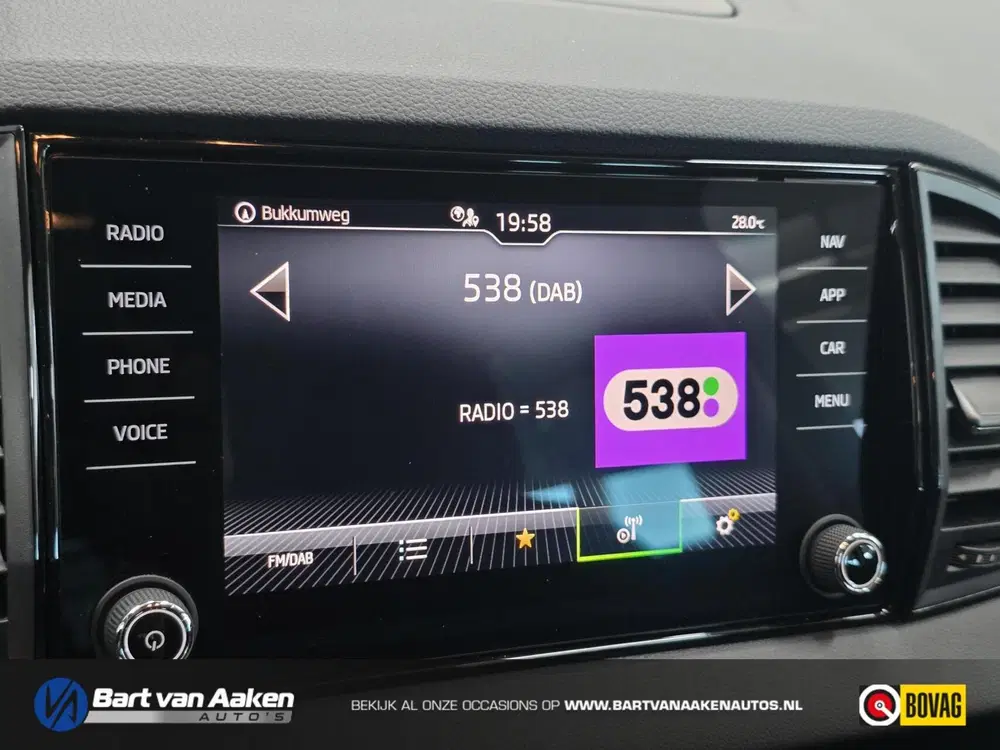 Skoda Karoq 1.5 TSI ACT Business Edition Virtual Cockp uit 2024, foto 17