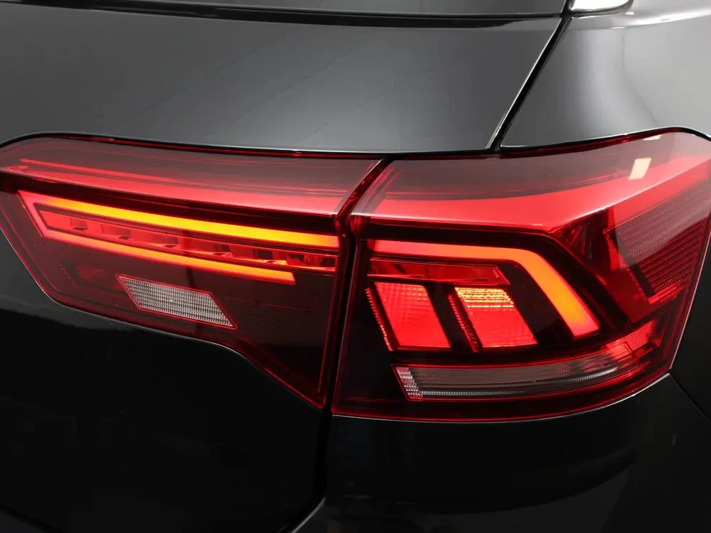 Volkswagen T-Roc 1.5 eTsi R-Line Edition Automaat Navigatie uit 2025, foto 11