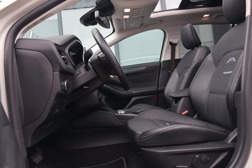 Ford Focus Wagon 1.5 Active / PANO / HUD / ACC / B&O / KEYLE uit 2019, foto 19