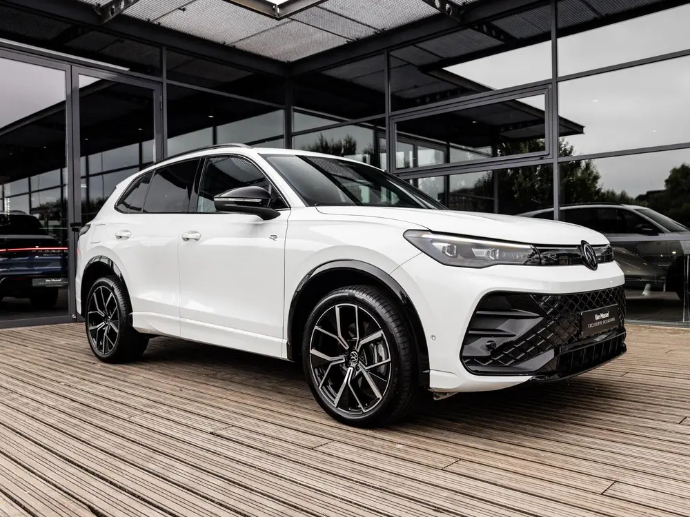 Volkswagen Tiguan 1.5 eHybrid R-Line Edition | PANORAMA/SCHU uit 2025, foto 3