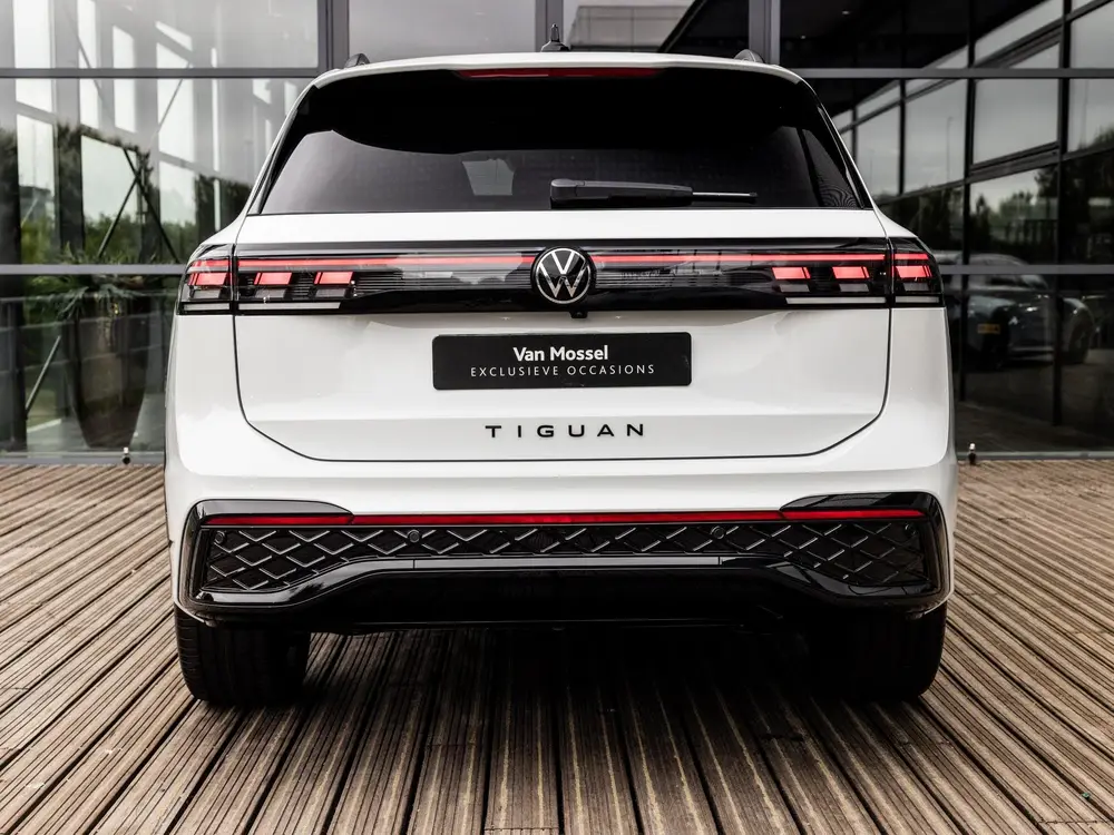 Volkswagen Tiguan 1.5 eHybrid R-Line Edition | PANORAMA/SCHU uit 2025, foto 5
