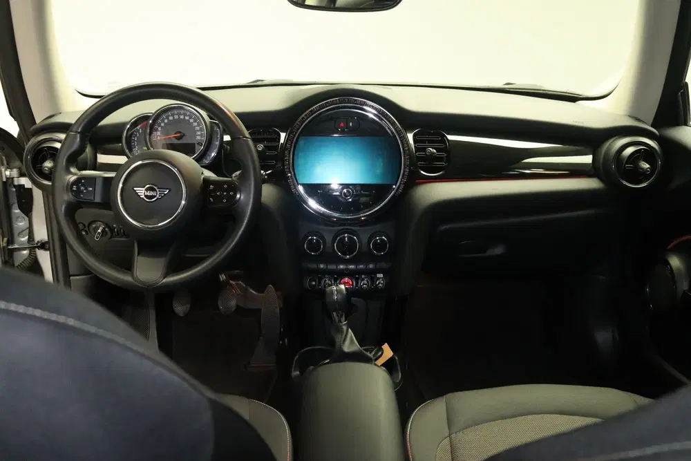 Mini Hatchback Cooper uit 2023, foto 13