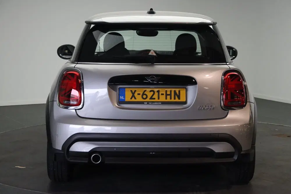 Mini Hatchback Cooper uit 2023, foto 3