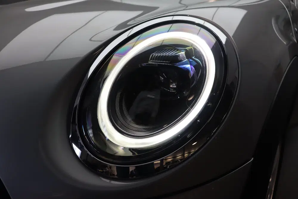 Mini Hatchback Cooper uit 2023, foto 7
