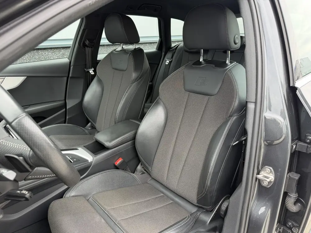 Audi A4 40 TFSI Sport S line edition uit 2019, foto 15