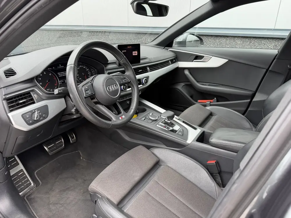 Audi A4 40 TFSI Sport S line edition uit 2019, foto 16
