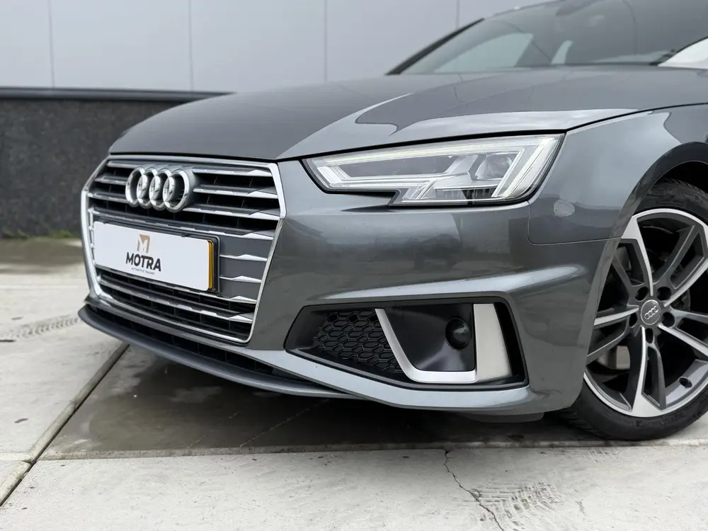 Audi A4 40 TFSI Sport S line edition uit 2019, foto 3