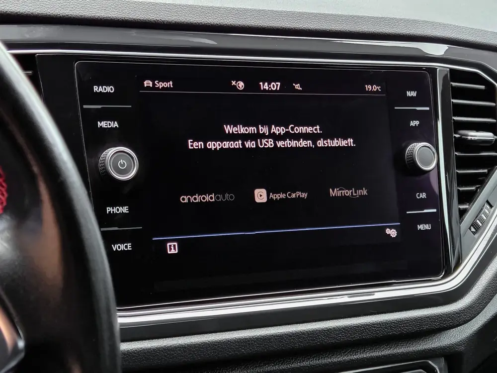 Volkswagen T-Roc 1.5 TSI AUT7 R-LINE SPORT NAVI DIGIDASH APP uit 2020, foto 18