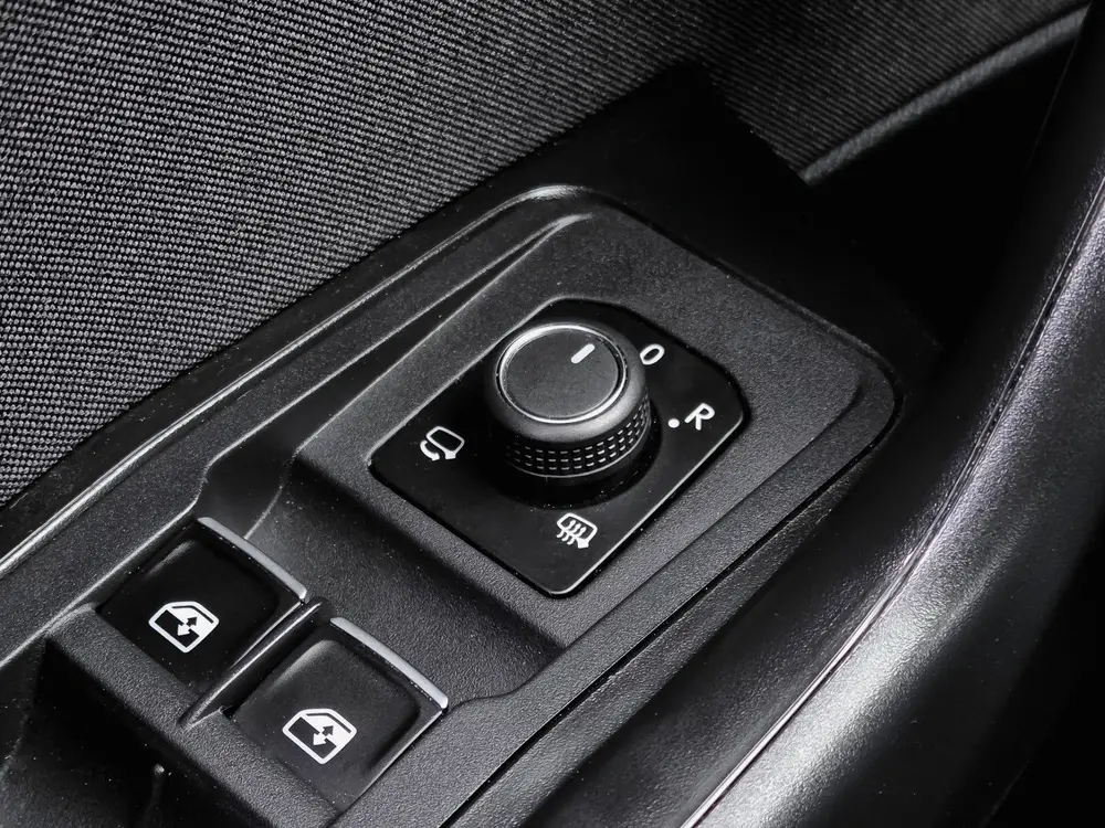 Volkswagen T-Roc 1.5 TSI AUT7 R-LINE SPORT NAVI DIGIDASH APP uit 2020, foto 20