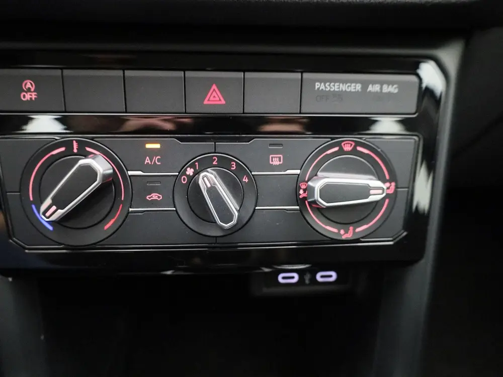 Volkswagen T-Cross 1.0 TSI Life | Airco | Cruise Control | L uit 2021, foto 20
