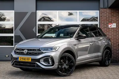 Volkswagen T-Roc 1.5 TSI R-Line | Panorama | IQ Drive ACC | uit 2023