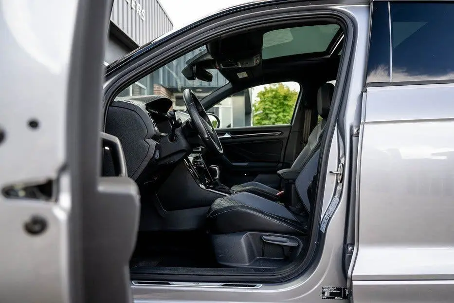 Volkswagen T-Roc 1.5 TSI R-Line | Panorama | IQ Drive ACC | uit 2023, foto 10