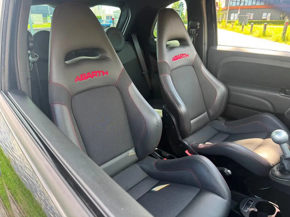 Abarth 695 1.4 T-Jet 180PK Competizione Carbon Sabelt Monza uit 2023, foto 14