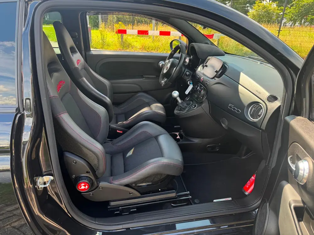 Abarth 695 1.4 T-Jet 180PK Competizione Carbon Sabelt Monza uit 2023, foto 2