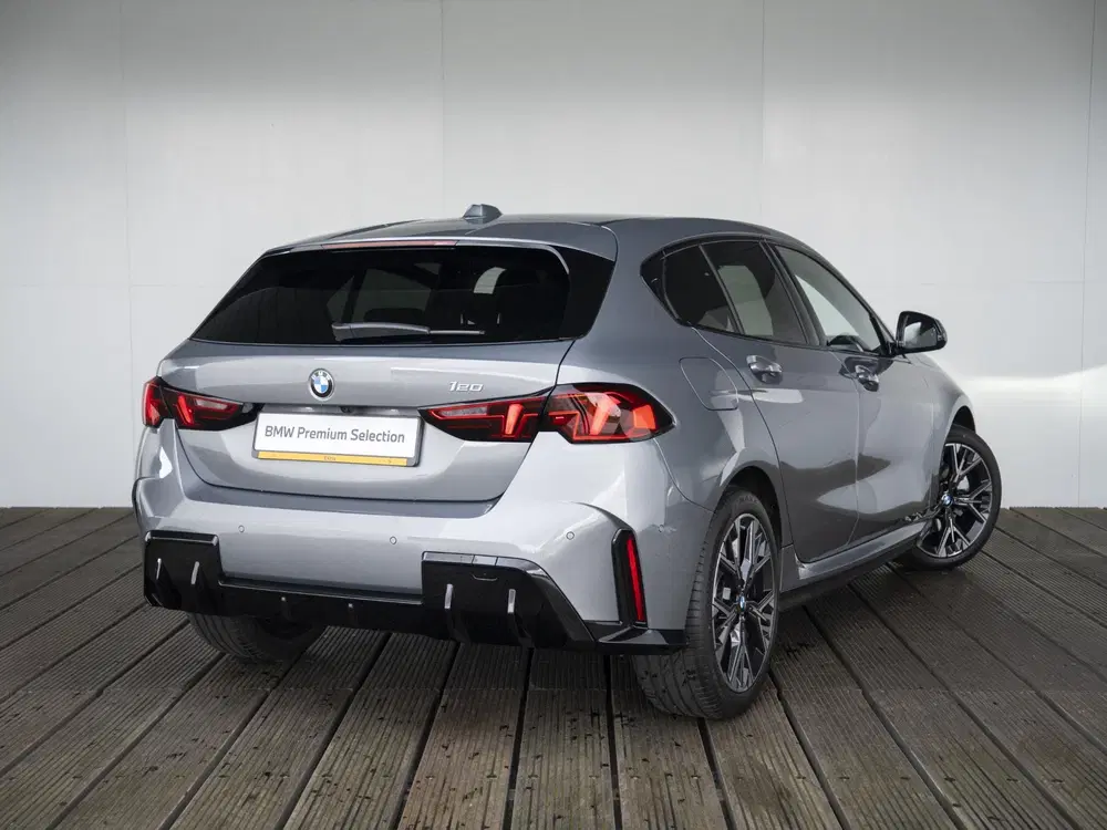 BMW 1-serie 120 uit 2026, foto 2