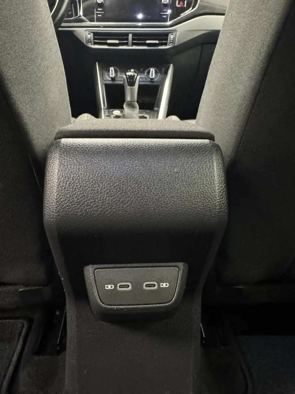 Volkswagen Taigo 1.0 TSi Life Automaat-Trekhaak-Airco-Adapt. uit 2023, foto 17