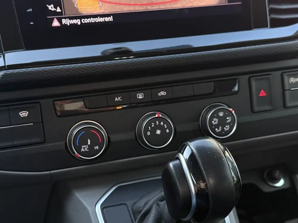 Volkswagen Transporter 2.0 TDI L2H1 150pk Bulli Dubbel cabin uit 2021, foto 16