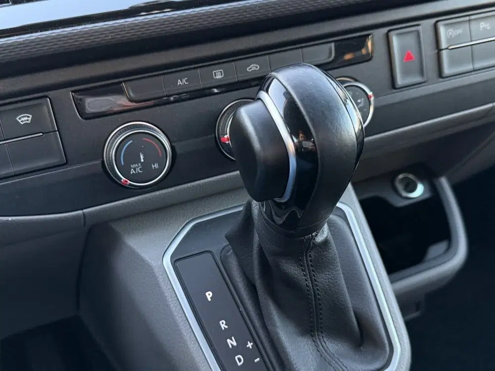 Volkswagen Transporter 2.0 TDI L2H1 150pk Bulli Dubbel cabin uit 2021, foto 19