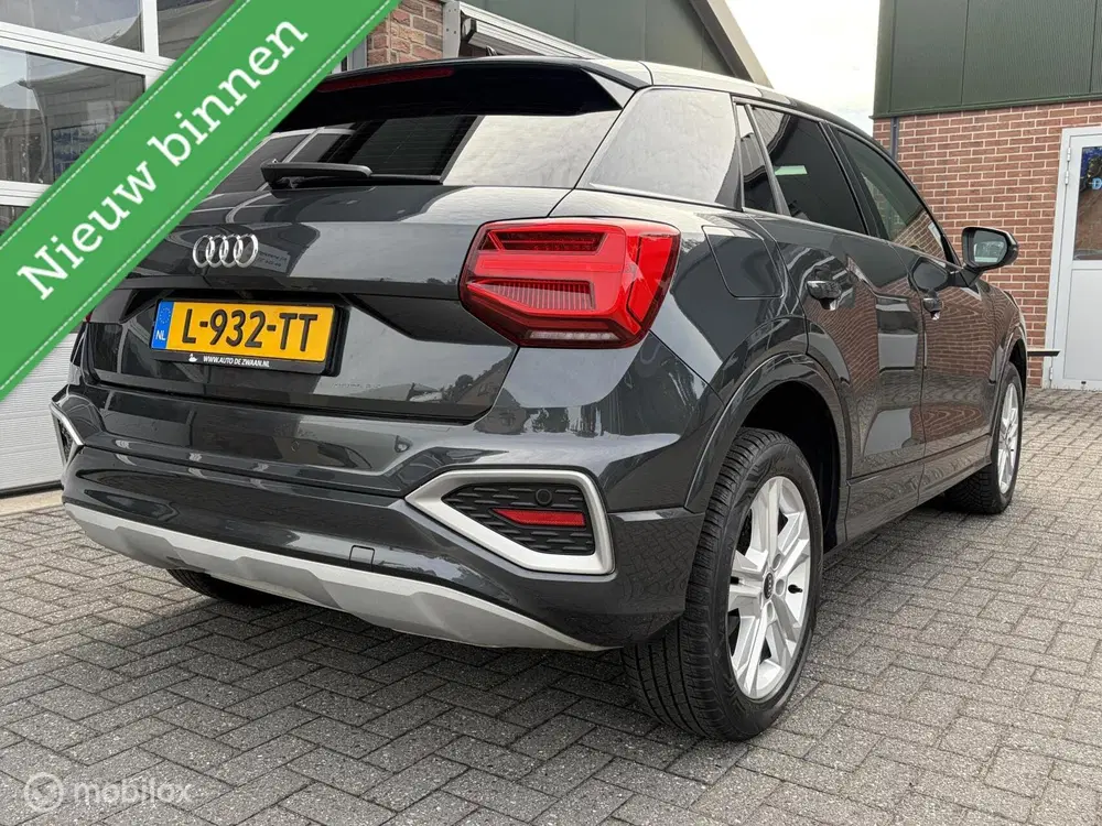 Audi Q2 30 TFSI Advanced edition uit 2021, foto 2